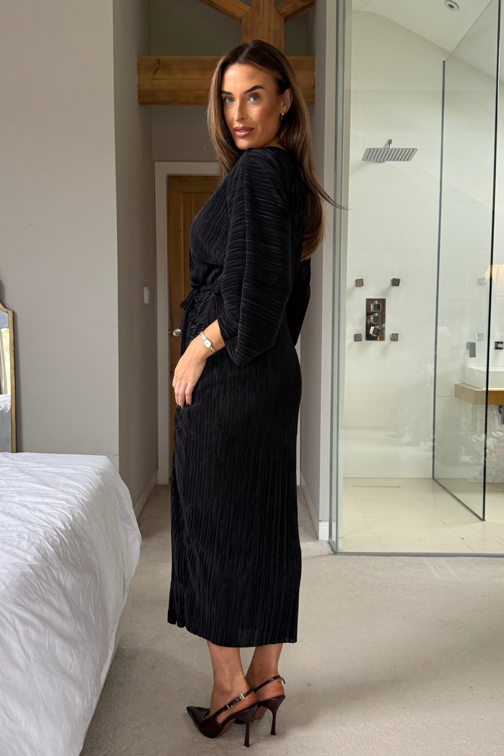 Vendy Off The Shoulder Ruched Detail Midi Dress Black - Image 4