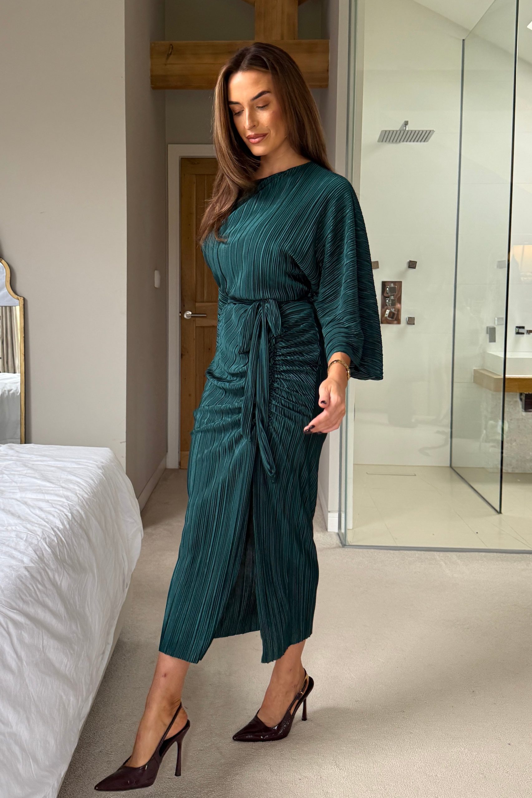 Vendy Off The Shoulder Ruched Detail Midi Dress Emerald - Image 4