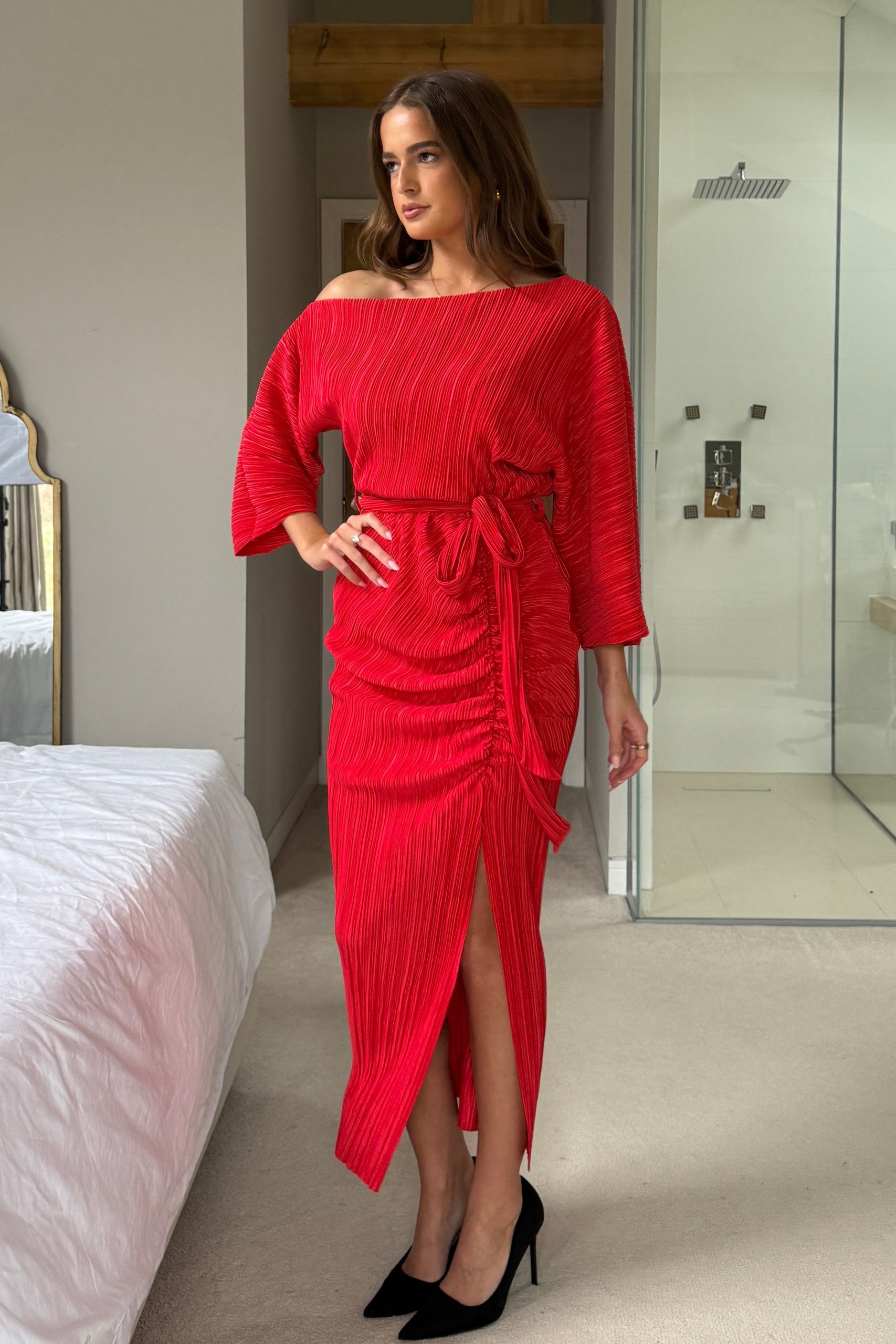 Vendy Off The Shoulder Ruched Detail Midi Dress Red - Image 4
