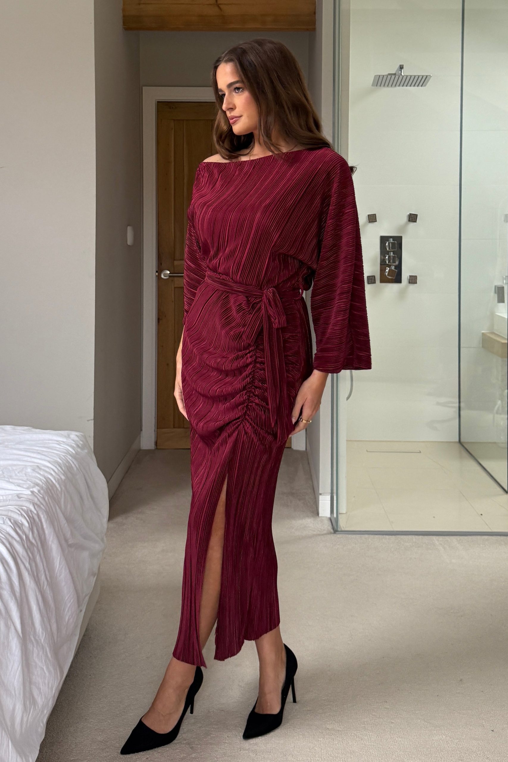 Vendy Off The Shoulder Ruched Detail Midi Dress Berry - Image 4